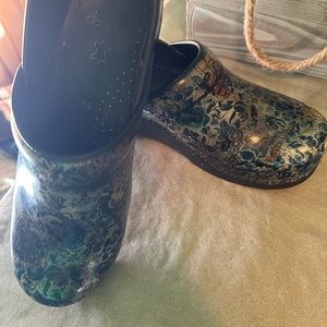 Dansko black multi color floral size 39/8.5